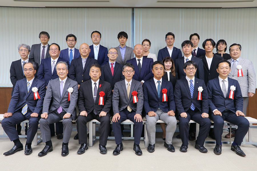 関係者および研究員とその受入企業のみな様